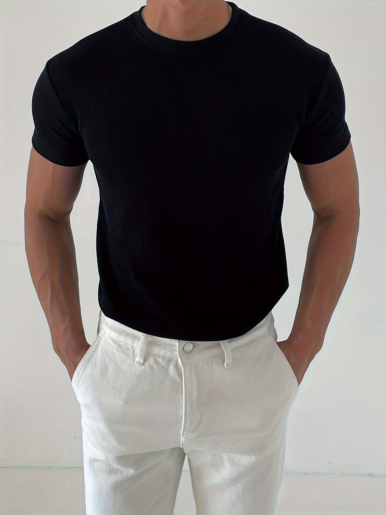 Basic T-Shit - Minimalist elegance